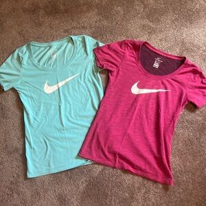 Nike 2 Women’s  Size X Small Green &  Pink Dri Fit Short Sleeve Tops